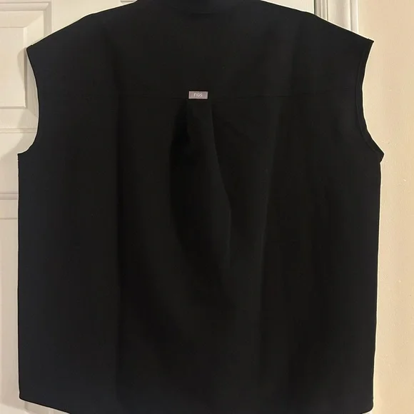 FIGS Rafaela Oversized Scrub Top size small black - Picture 5 of 5